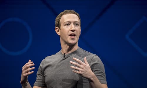 Mark Zuckberg mất 5 tỷ USD sau phiên giao dịch hôm qua vì bê bối của Facebook. Ảnh: Time.